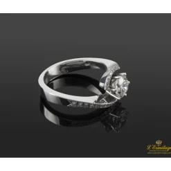 ANILLOS / SORTIJAS Sortija oro blanco y diamantes color j, pureza vs1 y peso 1,04 cts.