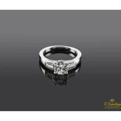 ANILLOS / SORTIJAS Sortija oro blanco y diamantes color j, pureza vs1 y peso 1,26 cts.