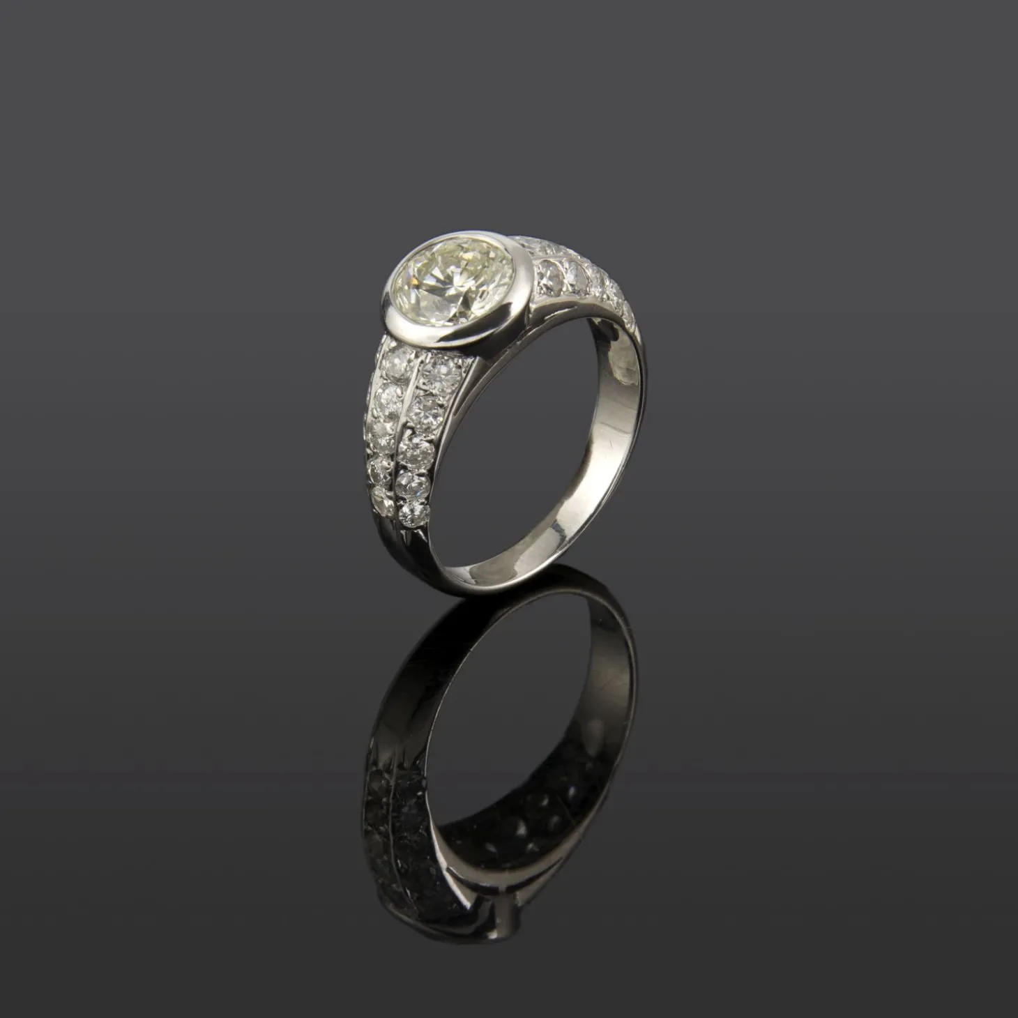 ANILLOS / SORTIJAS Sortija oro blanco y diamantes color l, pureza p1 y peso 1,20 cts.