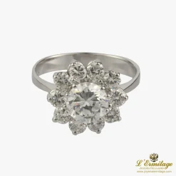 ANILLOS / SORTIJAS Sortija oro blanco y orla diamantes.