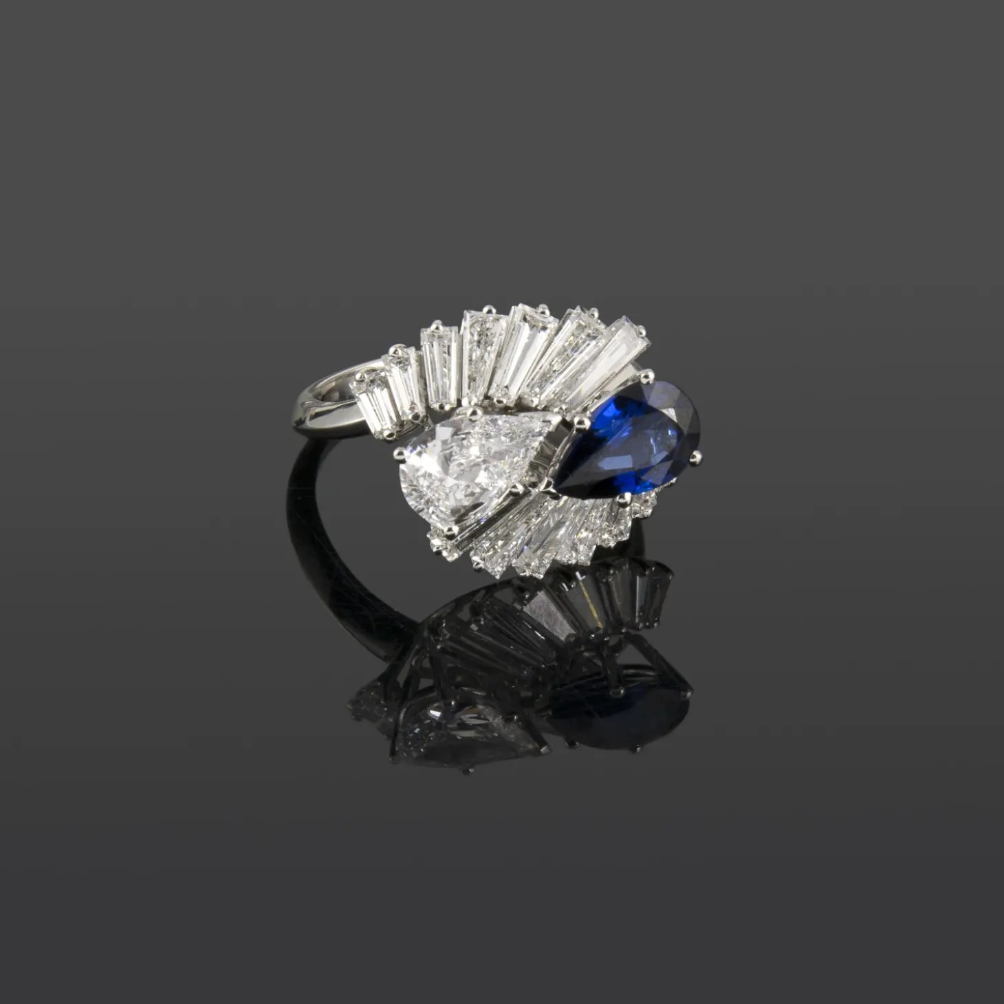 ANILLOS / SORTIJAS Sortija oro blanco zafiro y diamantes