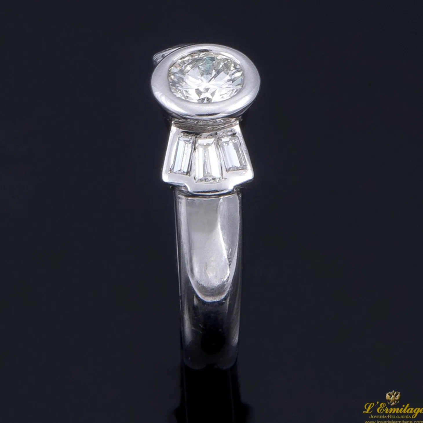 ANILLOS / SORTIJAS Sortija oro blanco y diamantes.