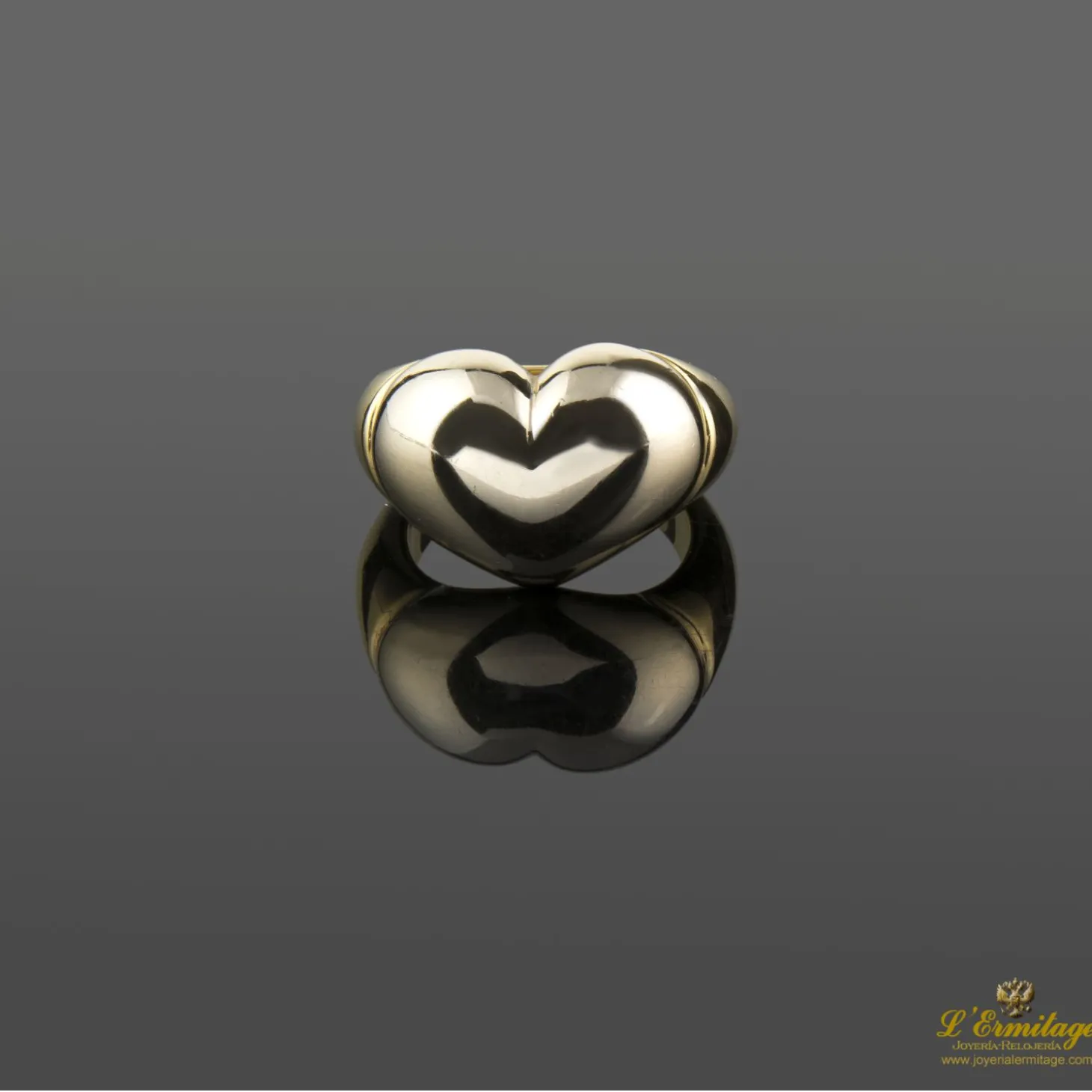 ANILLOS / SORTIJAS Sortija piaget en oro amarillo.