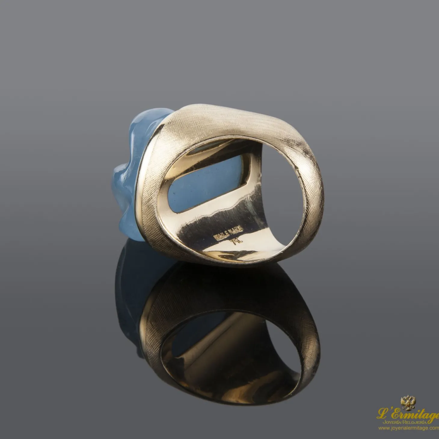 ANILLOS / SORTIJAS Sortija realizada en oro amarillo con aguamarina.