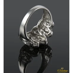 ANILLOS / SORTIJAS Sortija realizada en oro blanco con motivos de brillantes.