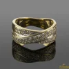 ANILLOS / SORTIJAS Sortija realizada en oro amarillo con banda de brillantes.