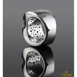 ANILLOS / SORTIJAS Sortija realizada en oro blanco. Presenta un zafiro natural y brillantes