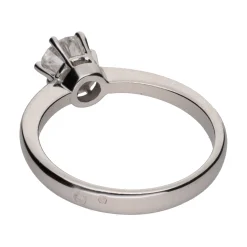 ANILLOS / SORTIJAS Sortija solitario en oro blanco con un brillante. Talla 14.
