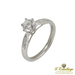 ANILLOS / SORTIJAS Sortija solitario oro blanco color d, pureza si1 y peso 0,51 cts.