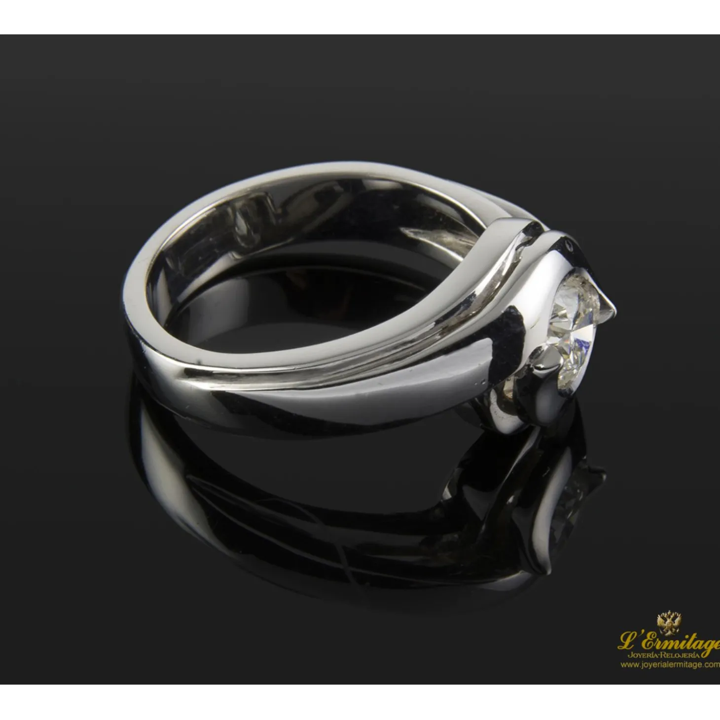 ANILLOS / SORTIJAS Sortija solitario oro blanco color h, pureza si2 y peso 0,64 cts.