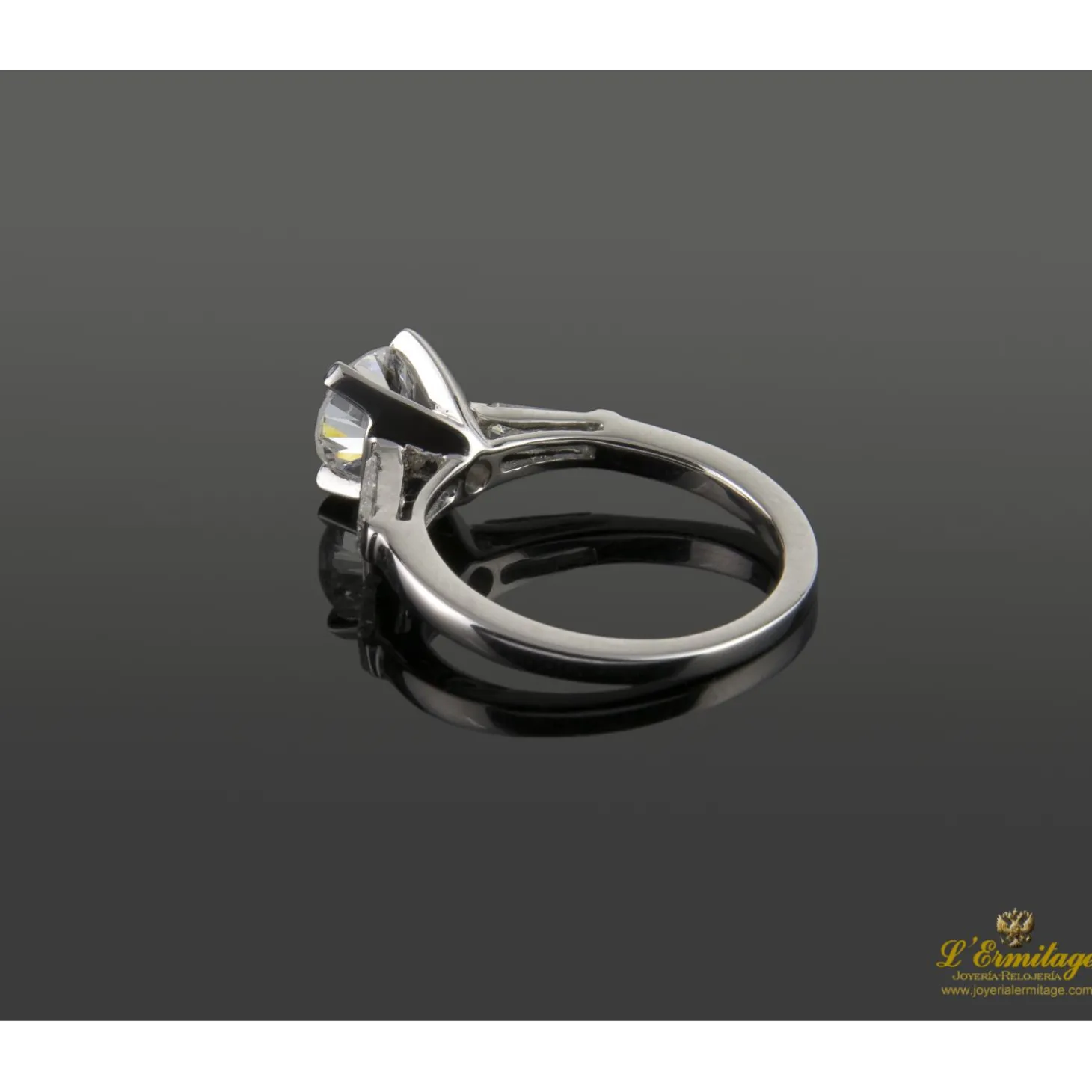 ANILLOS / SORTIJAS Sortija solitario oro blanco y diamantes color f, pureza si2 y peso 0,95 cts.