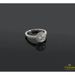 ANILLOS / SORTIJAS Sortija solitario oro blanco y diamantes color g, pureza vs1 y peso 1,31 cts.