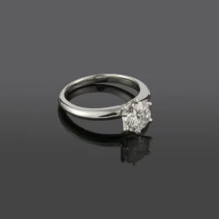 ANILLOS / SORTIJAS Sortija solitario oro blanco color d, pureza vvs1 y peso 1,01 cts.