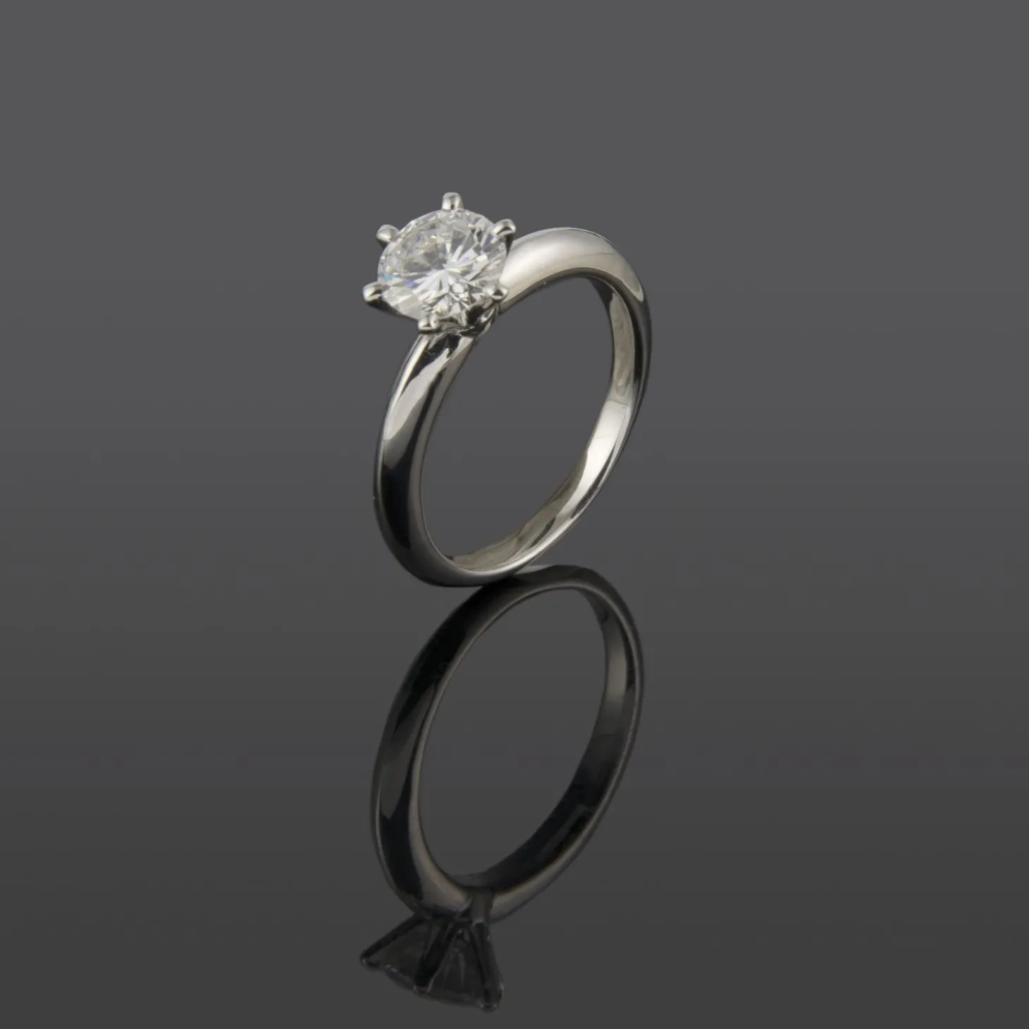 ANILLOS / SORTIJAS Sortija solitario oro blanco color d, pureza vvs1 y peso 1,01 cts.