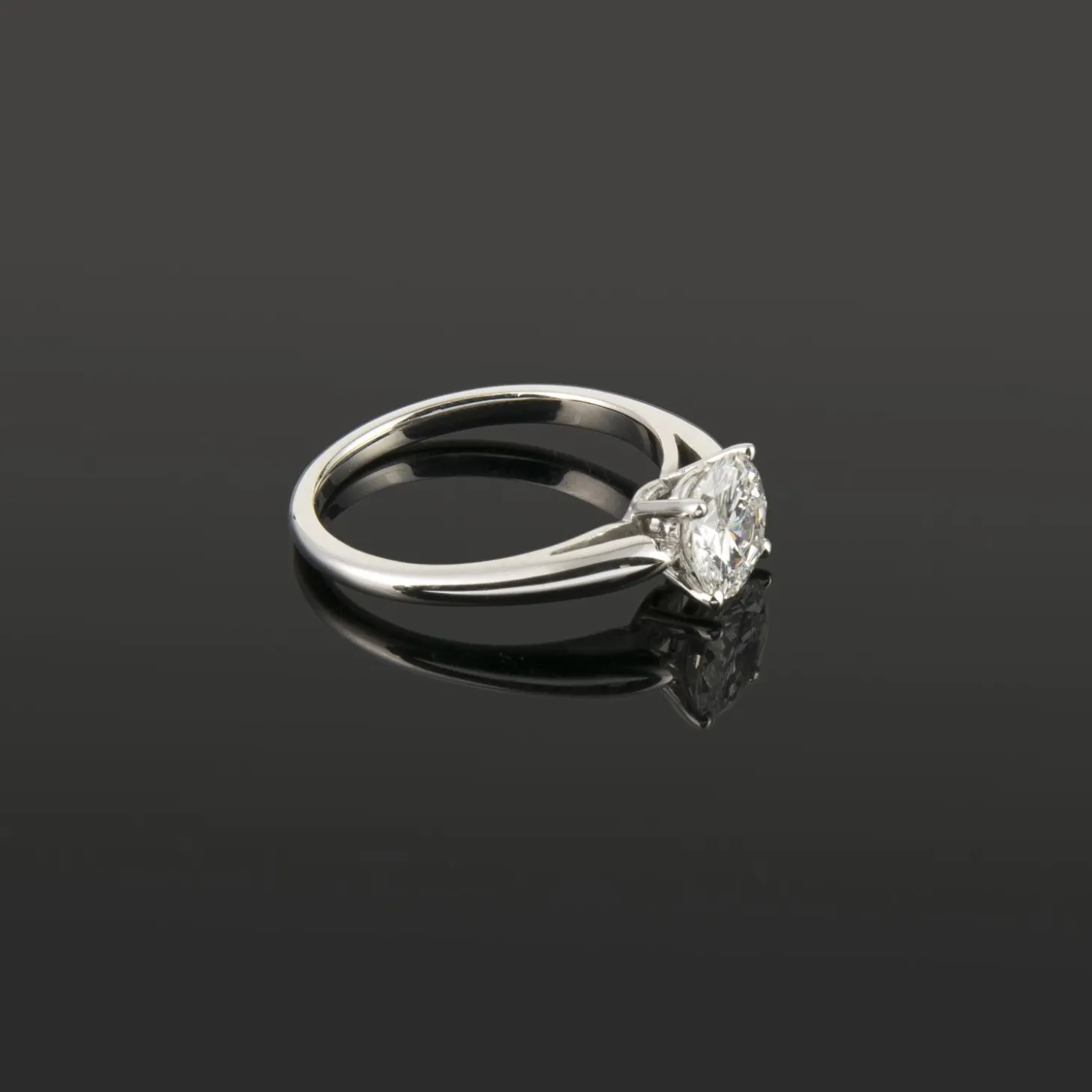 ANILLOS / SORTIJAS Sortija solitario oro blanco color e, pureza vvs1 y peso 1,11 cts.