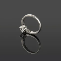 ANILLOS / SORTIJAS Sortija solitario oro blanco color e, pureza vvs1 y peso 1,05 cts.