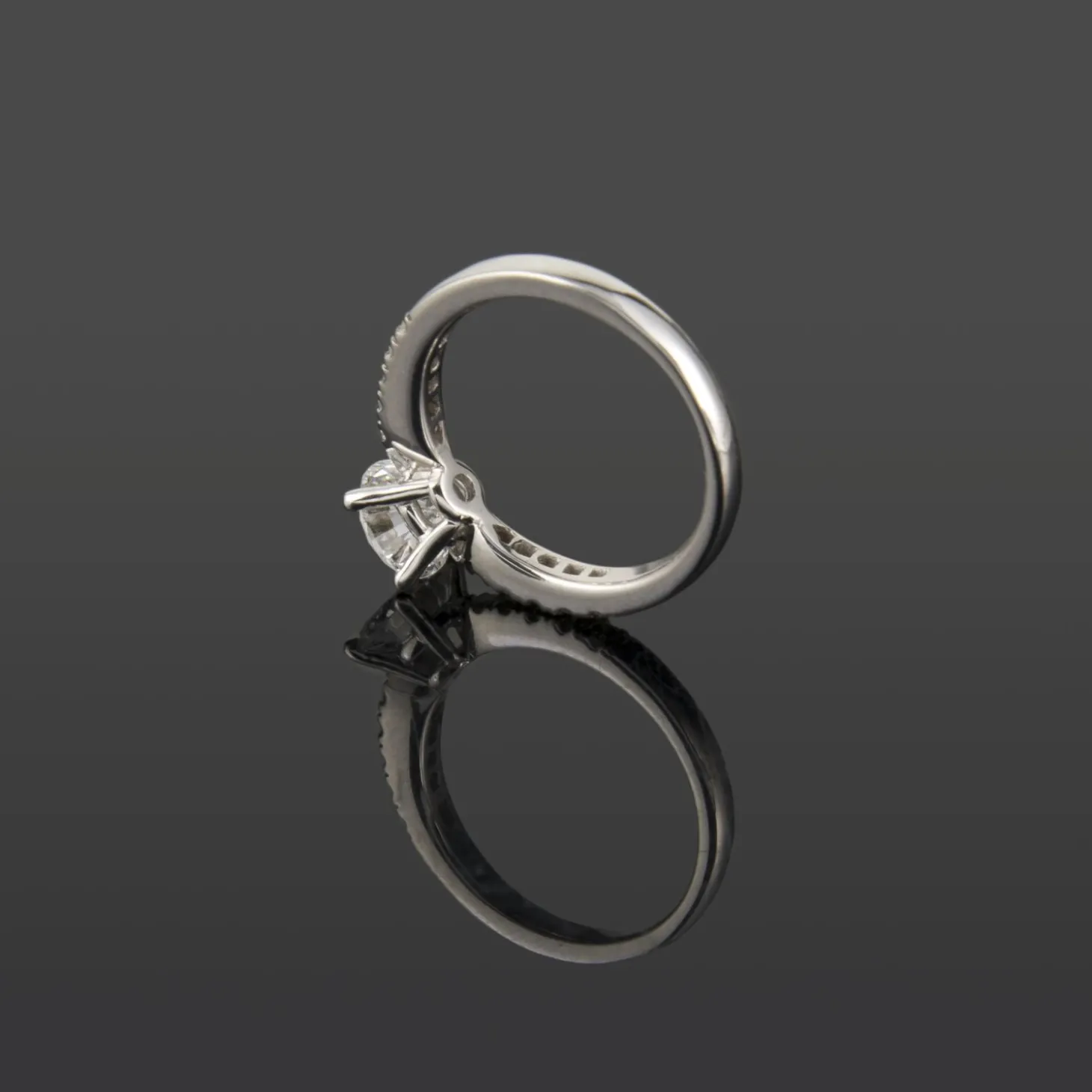 ANILLOS / SORTIJAS Sortija solitario oro blanco color e, pureza vvs1 y peso 1,05 cts.
