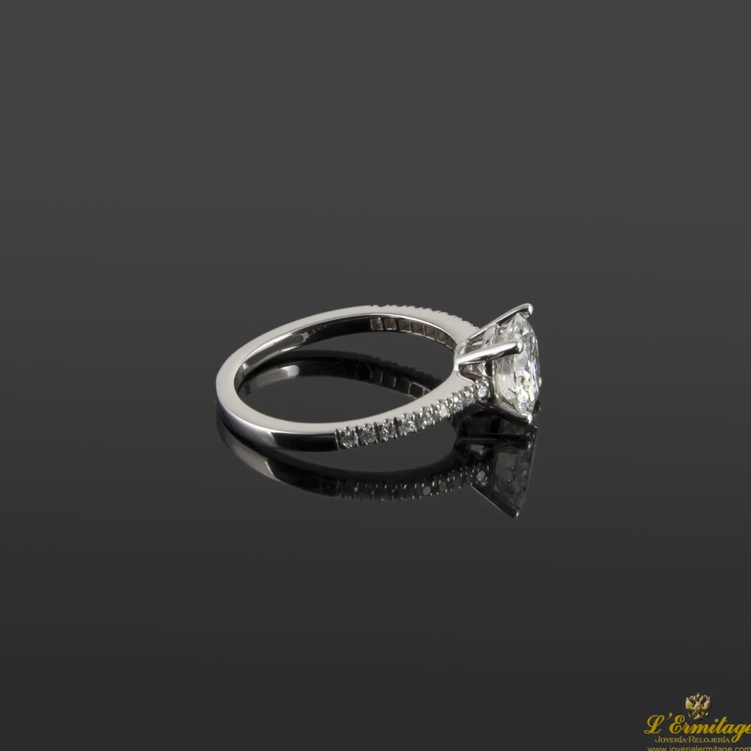 ANILLOS / SORTIJAS Sortija solitario oro blanco color f, pureza vs1 y peso 1,55 cts.
