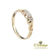 ANILLOS / SORTIJAS Sortija tresillo en oro amarillo con tres diamantes naturales.