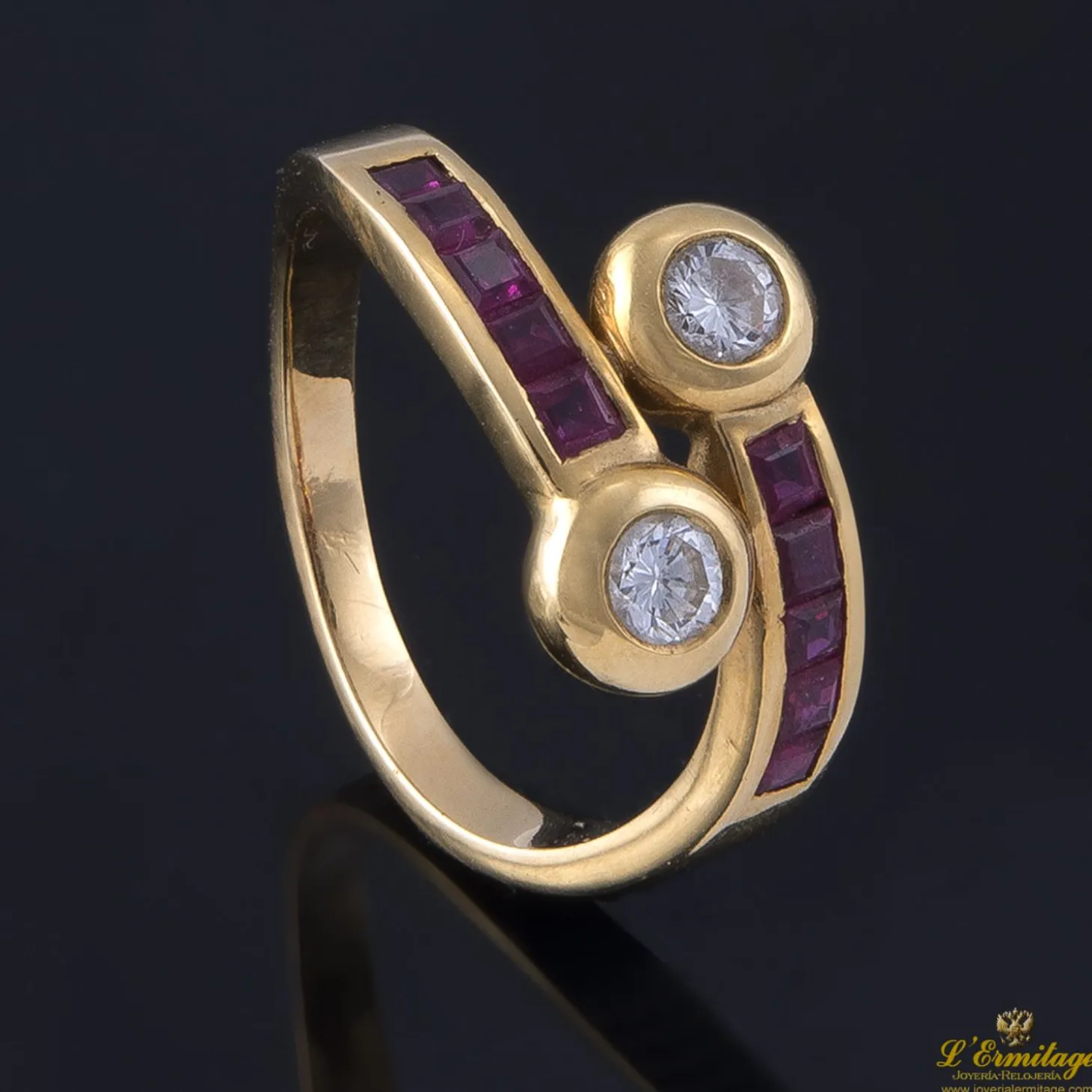 ANILLOS / SORTIJAS Sortija tu y yo realizada en oro amarillo con rubíes y brillantes
