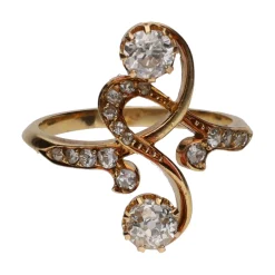 ANILLOS / SORTIJAS Sortija tu y yo del siglo xix en oro amarillo con diamantes. Talla 15.