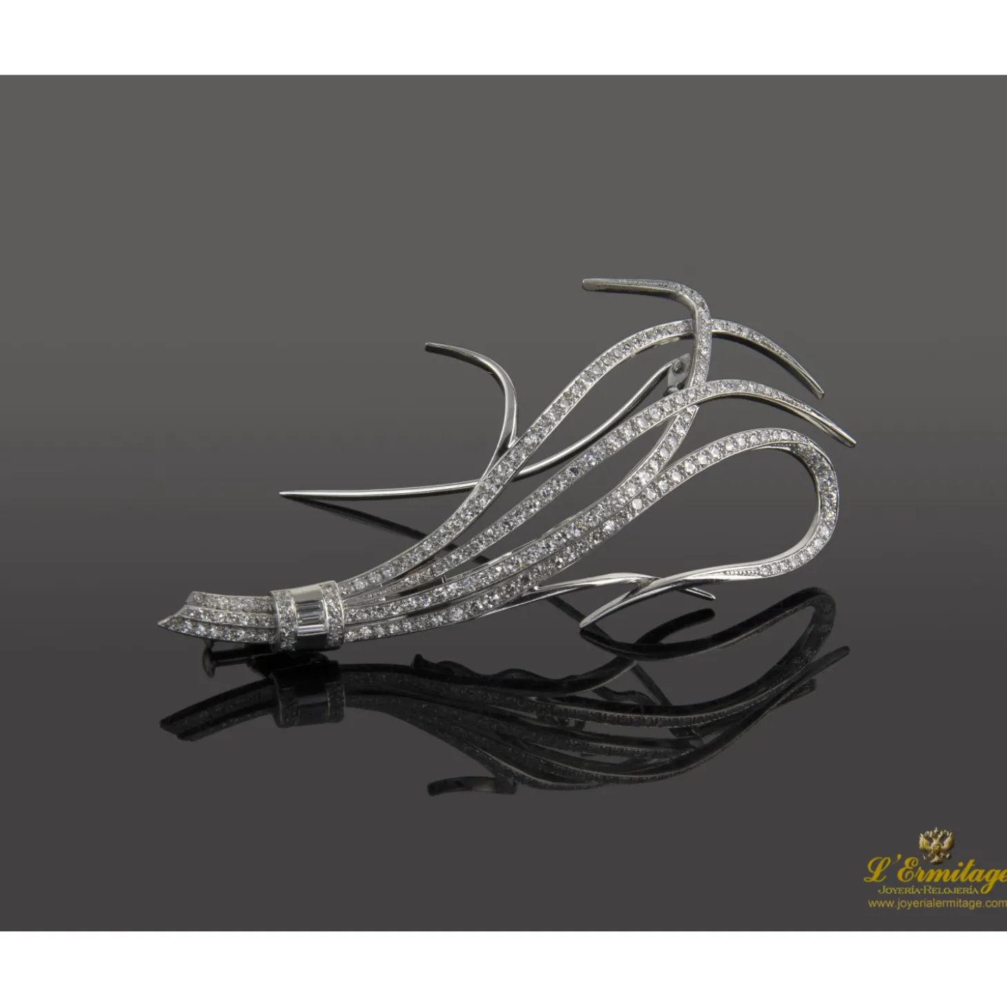 BROCHES / ALFILERES Broche-alfiler oro blanco y diamantes.
