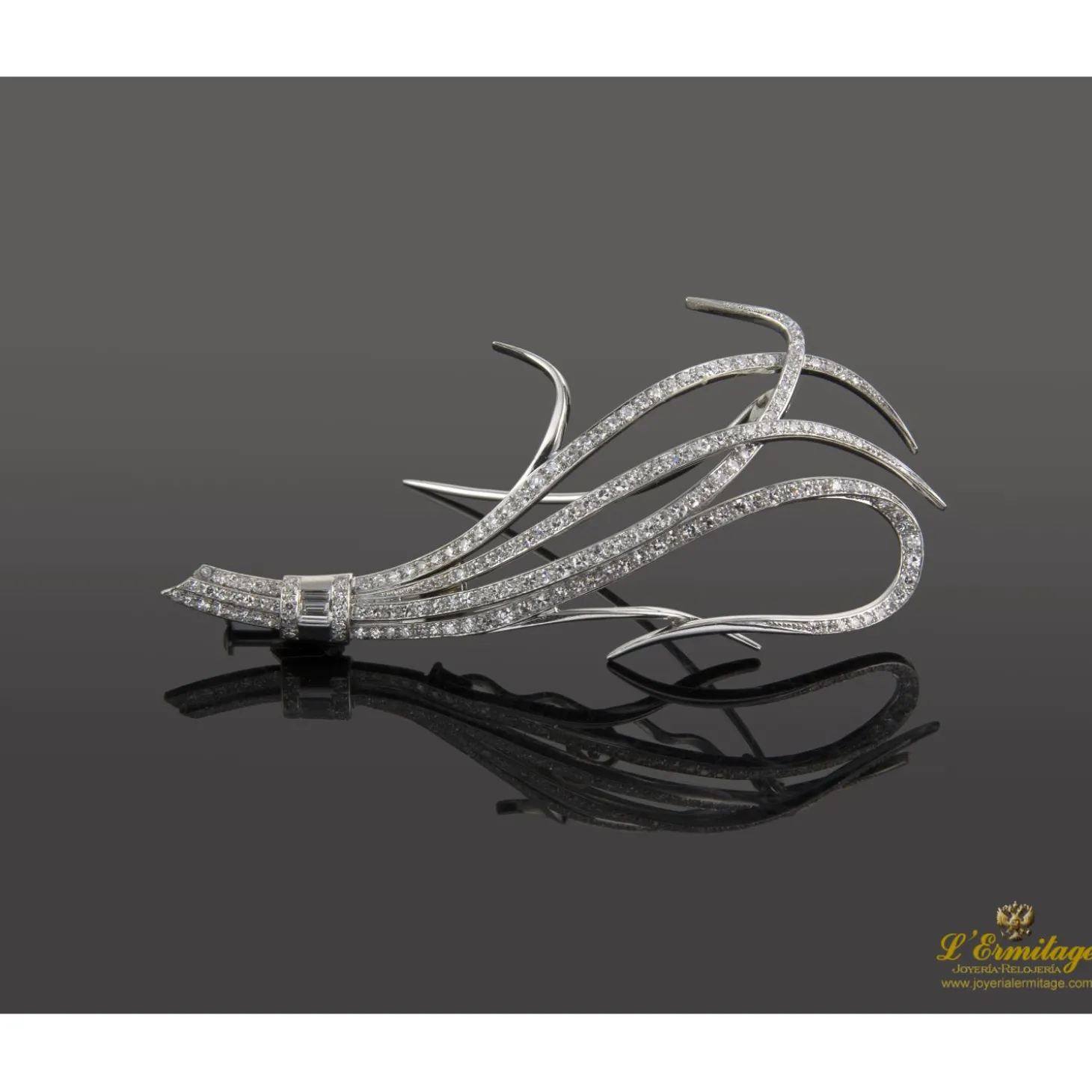 BROCHES / ALFILERES Broche-alfiler oro blanco y diamantes.