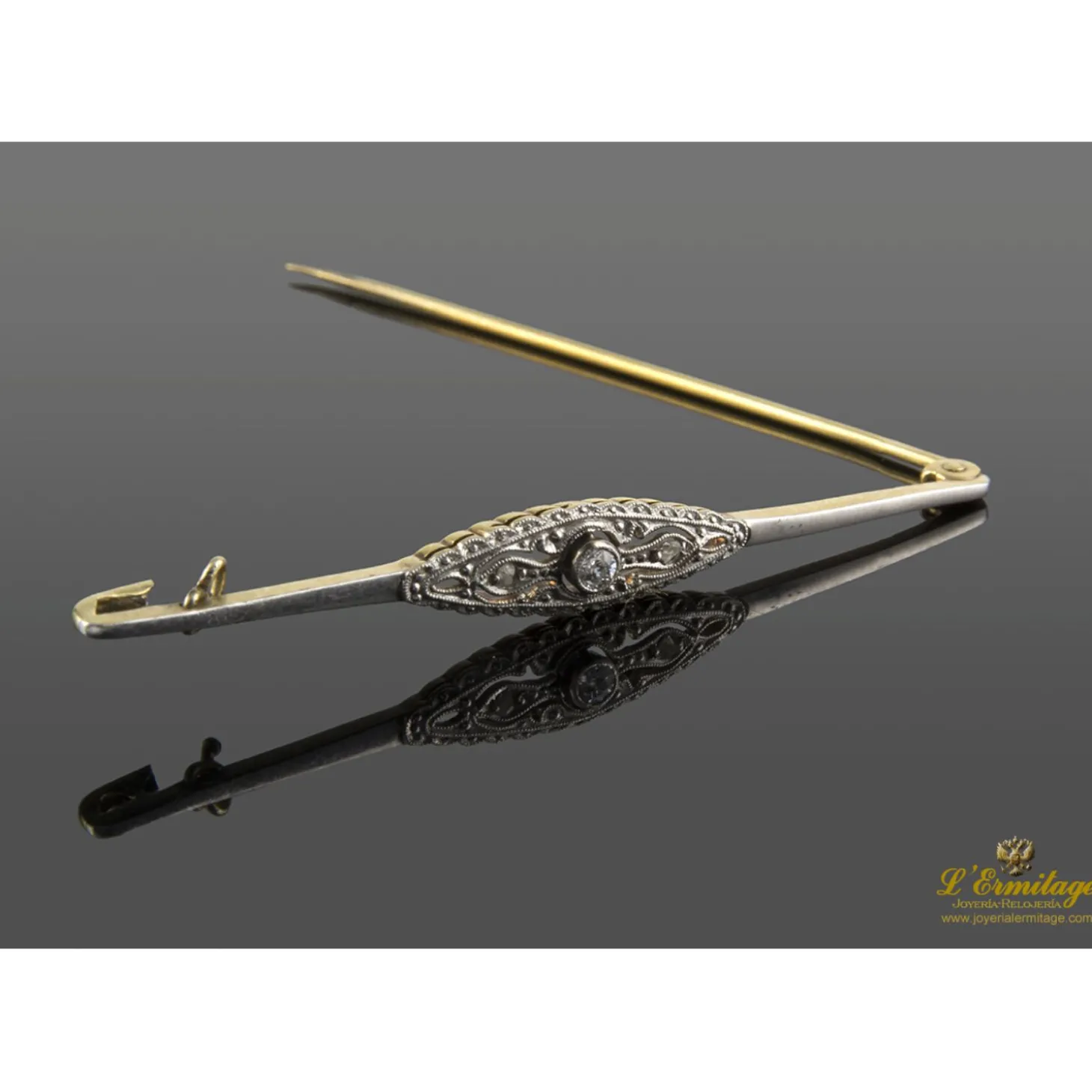 BROCHES / ALFILERES Broche-alfiler antiguo oro amarillo y plata con diamantes.