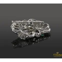 BROCHES / ALFILERES Broche-alfiler oro blanco perla, esmeraldas y diamantes.