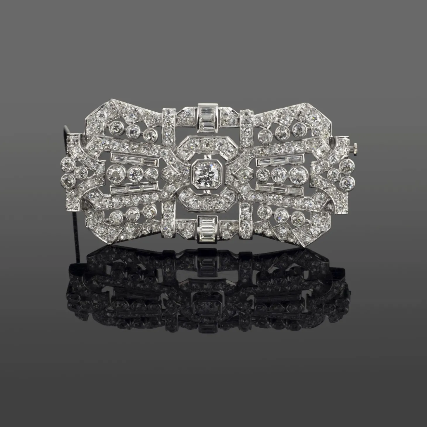 BROCHES / ALFILERES Broche-alfiler art-deco oro blanco y diamantes
