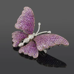 BROCHES / ALFILERES Broche-alfiler mariposa oro blanco y rubíes