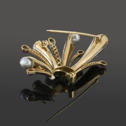 BROCHES / ALFILERES Broche-alfiler antiguo oro blanco perlas rubíes diamantes y esmeralda