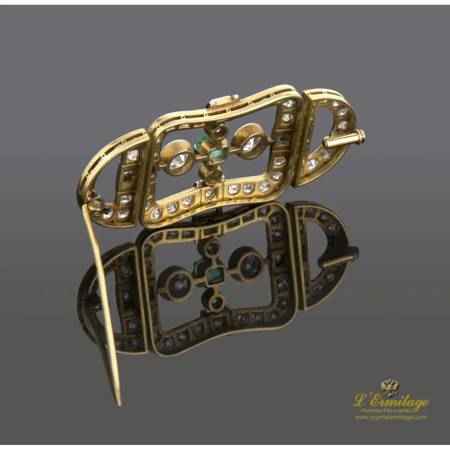 BROCHES / ALFILERES Broche-alfiler antiguo oro amarillo esmeralda y diamantes.