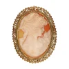 BROCHES / ALFILERES Broche-colgante camafeo en oro amarillo y carneola.