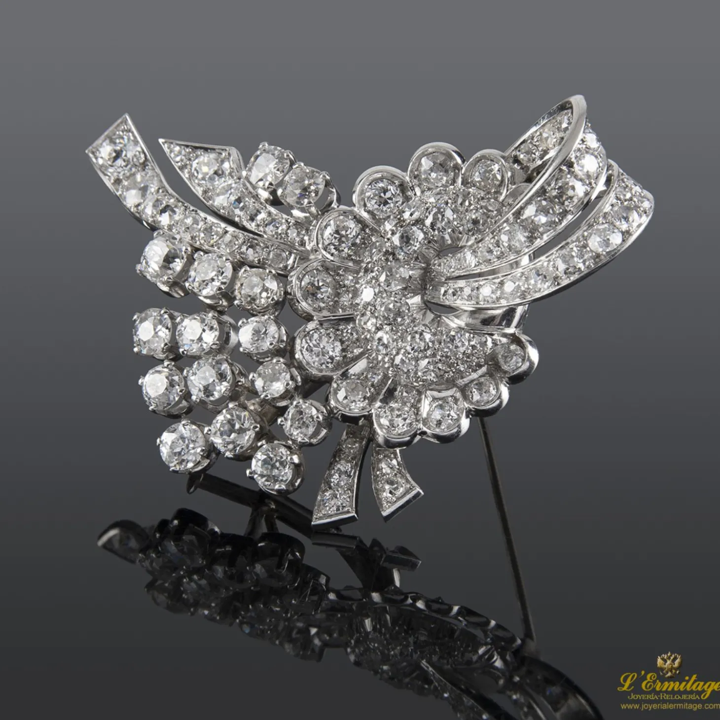 BROCHES / ALFILERES Broche doble de escote