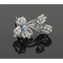 BROCHES / ALFILERES Brohe-alfiler oro blanco aguamarina y diamantes
