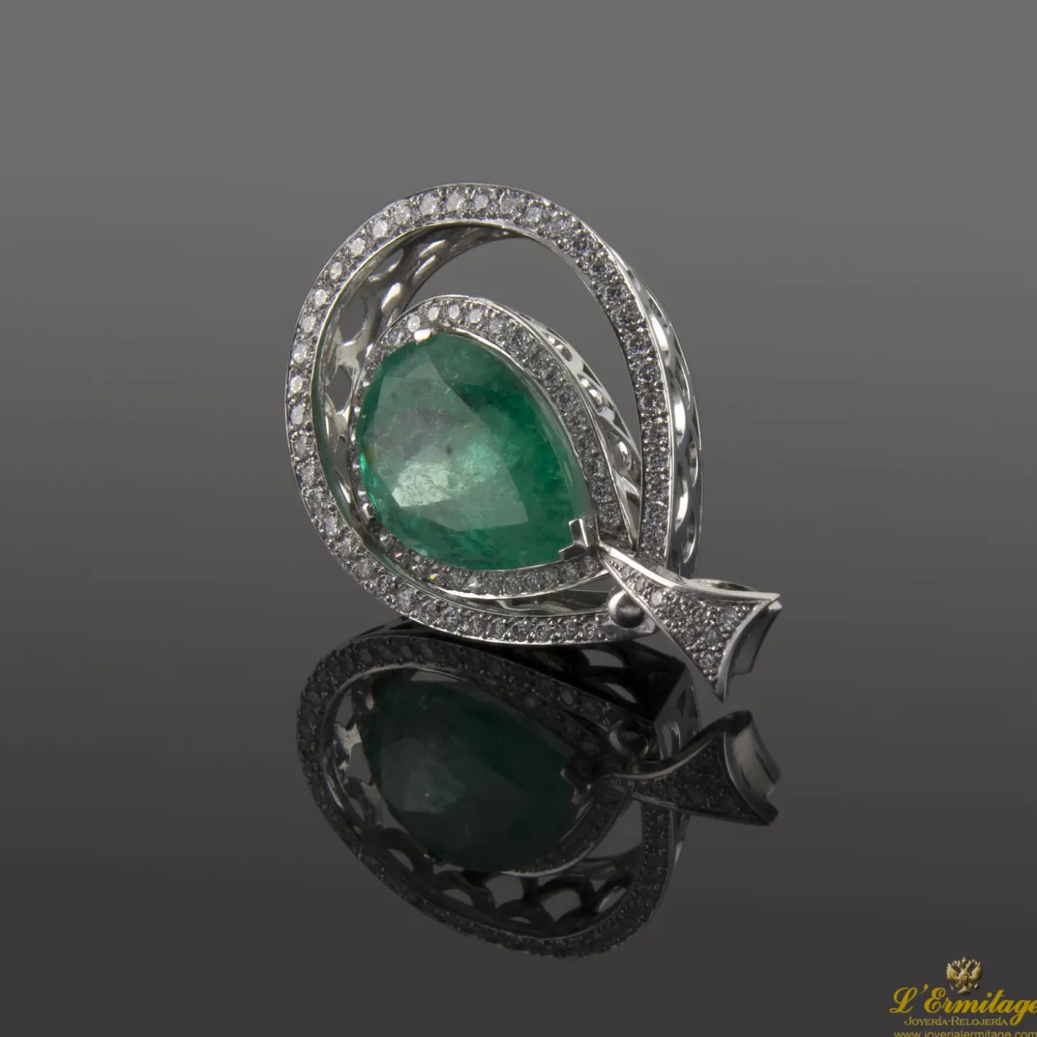 COLGANTES Colgante esmeralda y diamantes