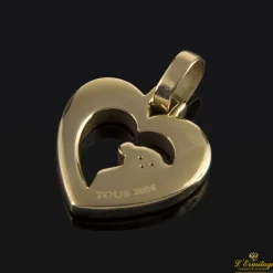 COLGANTES Colgante firmado por tous realizado en forma de corazón en oro amarillo.