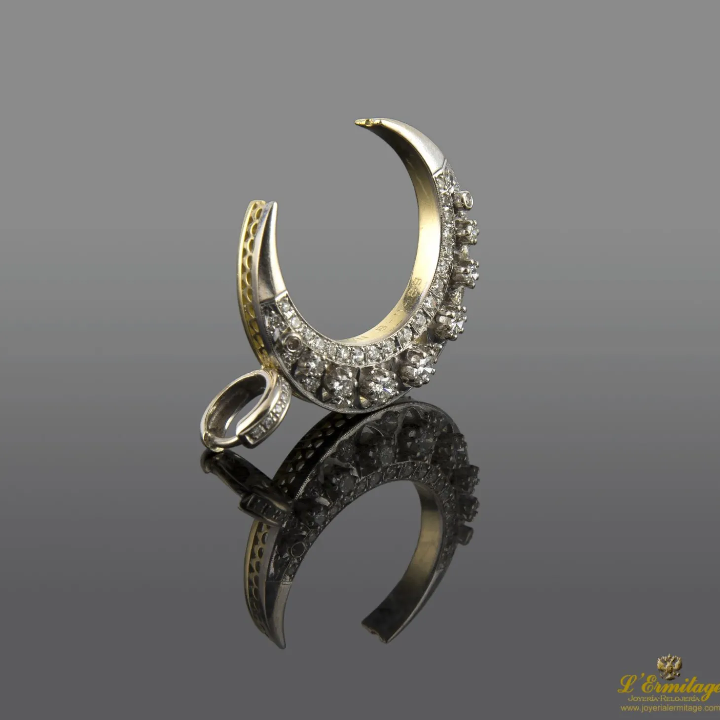 COLGANTES Colgante luna creciente oro amarillo oro blanco y diamantes