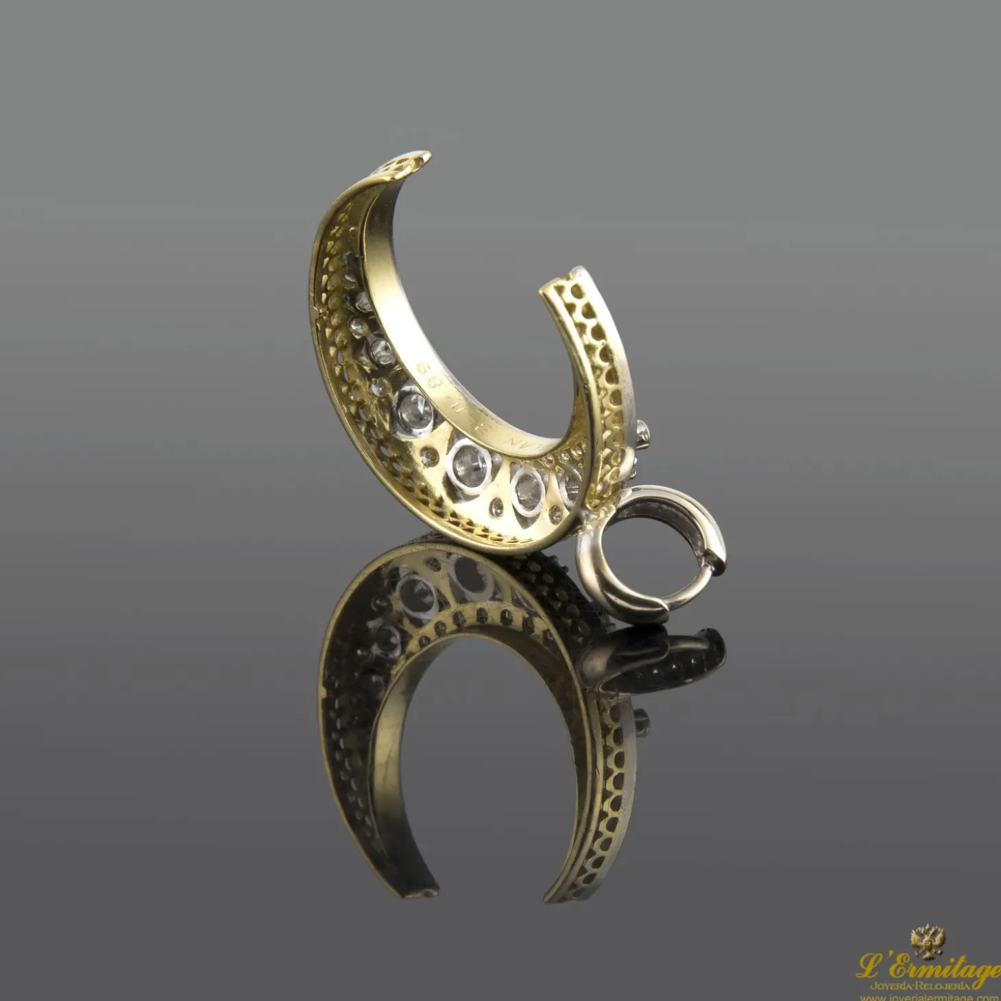 COLGANTES Colgante luna creciente oro amarillo oro blanco y diamantes