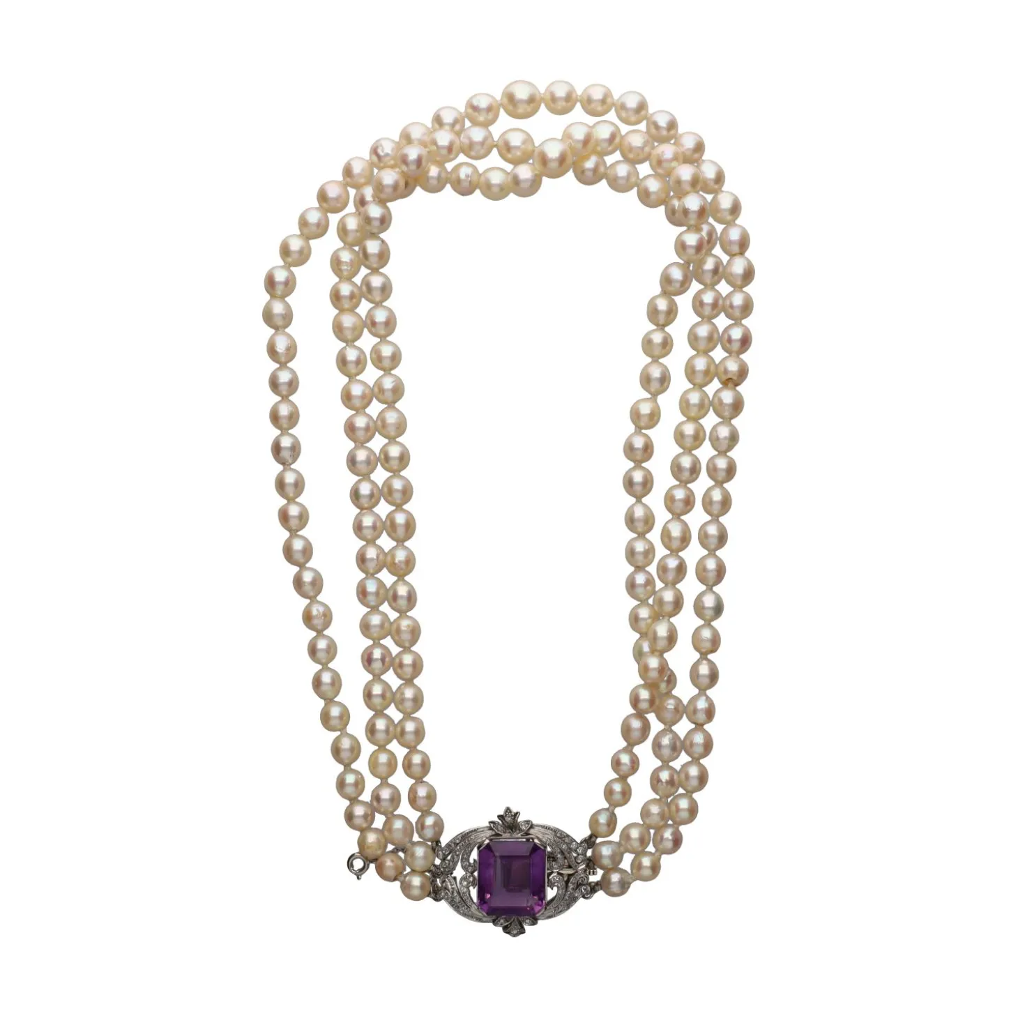 COLLARES Collar de perlas con broche en oro blanco con amatista y diamantes.