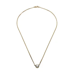 COLLARES Collar en cordón con colgante de oro blanco y brillantes.