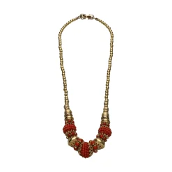 COLLARES Collar en oro amarillo y coral.