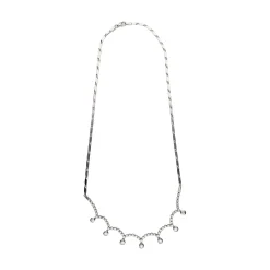 COLLARES Collar en oro blanco y brillantes.