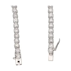 COLLARES Collar en platino con diamantes naturales.