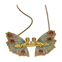 COLLARES Collar firmado por masriera en oro amarillo con perla y rubíes.