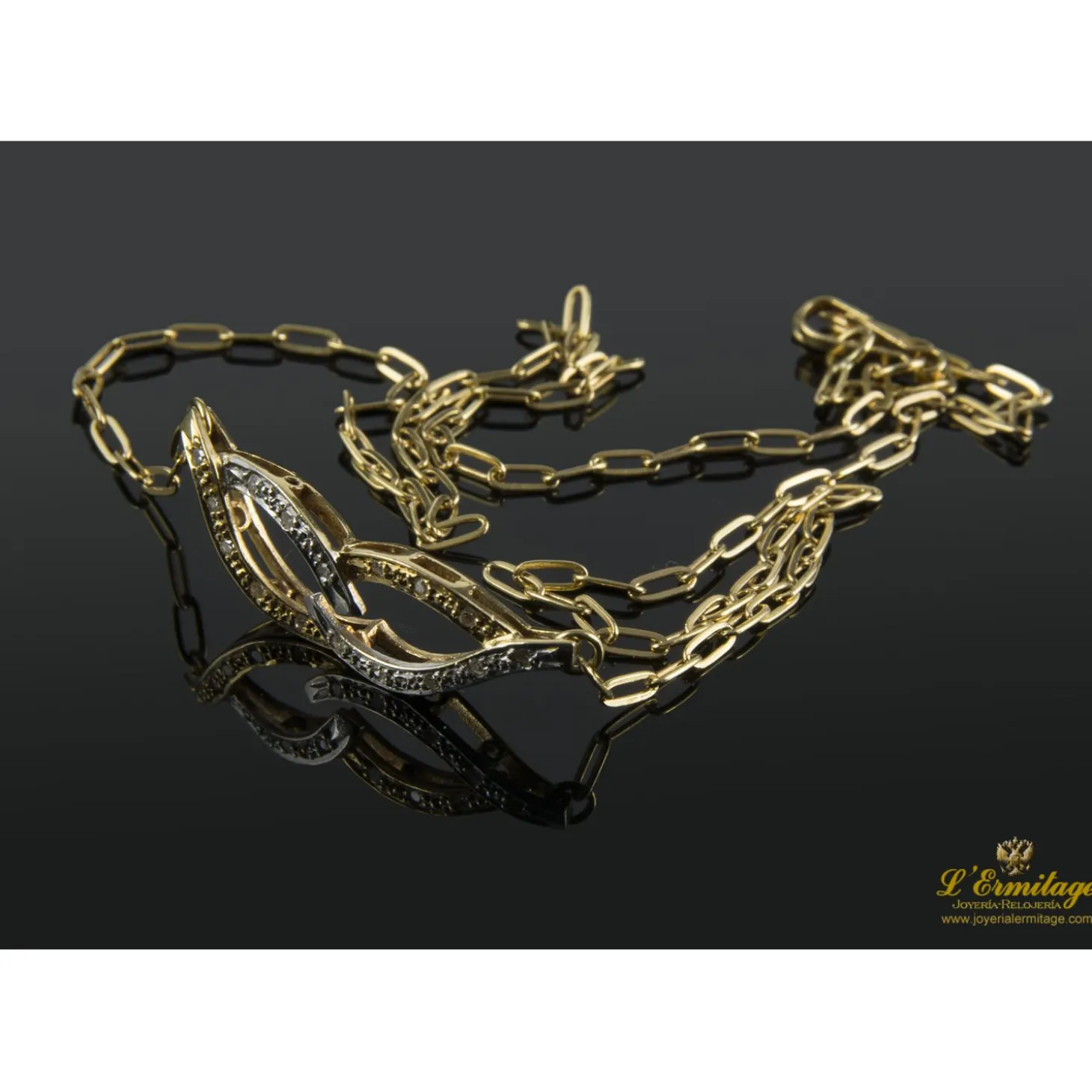 COLLARES Collar realizado en oro amarillo y oro blanco y colgante con brillantes