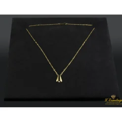 COLLARES Collar realizado en oro amarillo y colgante con un brillante.