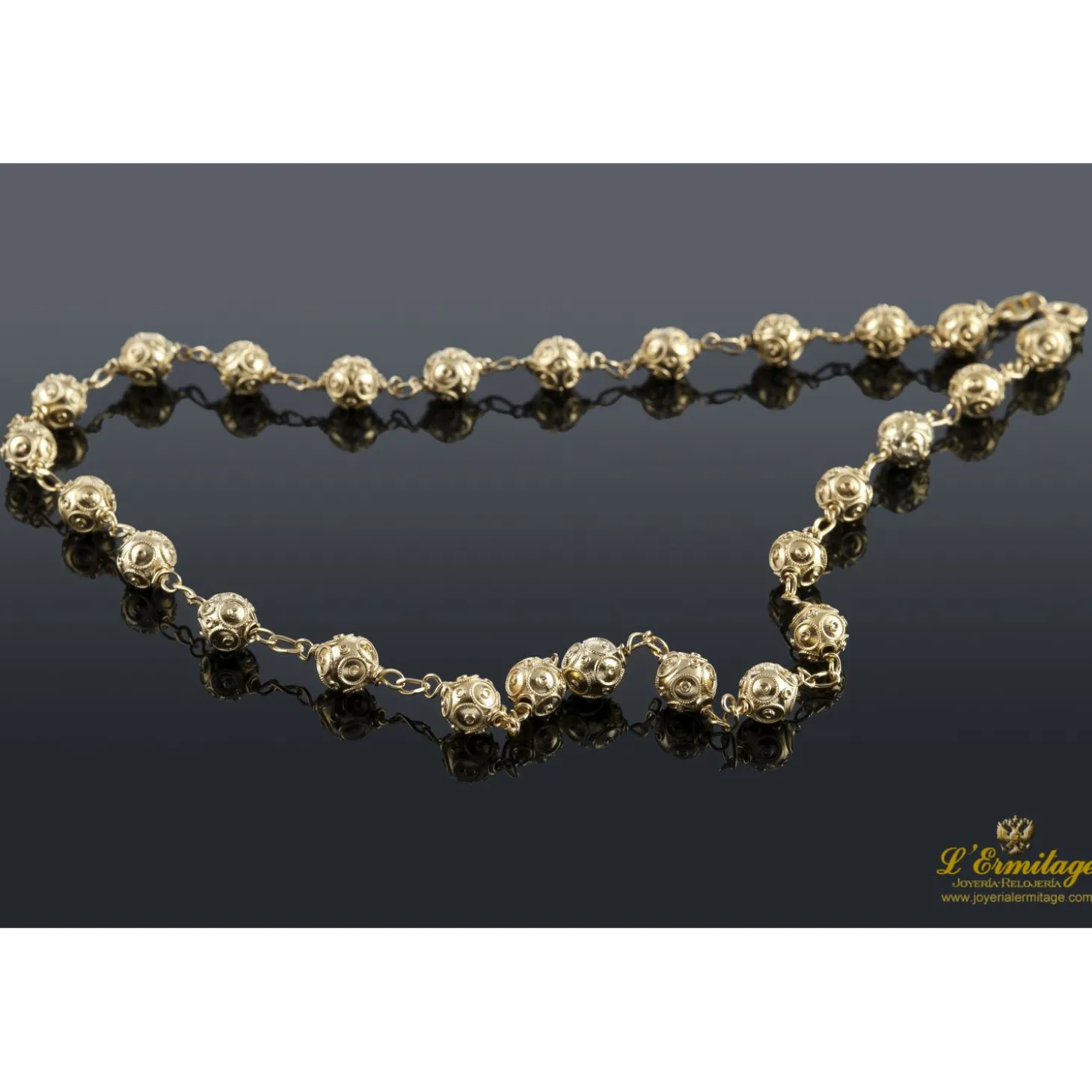 COLLARES Collar realizado en oro amarillo.