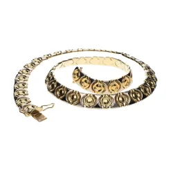 COLLARES Collar realizado en oro amarillo y oro blanco.